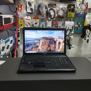noutbukların satışı: İşlənmiş Toshiba, 15.6 ", Intel Core i5, 256 GB, Ödənişli çatdırılma
