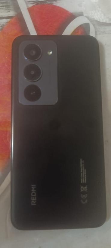 смартфоны ulefone: Смартфон с экраном с вырезом под фронтальную камеру по центру верхней — 6