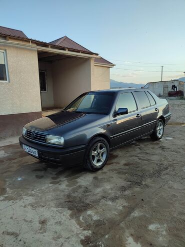 Volkswagen: Volkswagen Vento: 1993 г., 1.8 л, Седан — 2
