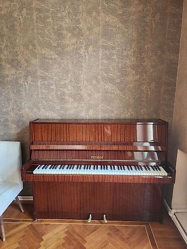 PETROF Upright piano - Brend/model: PETROF (upright/şaquli piano) -
