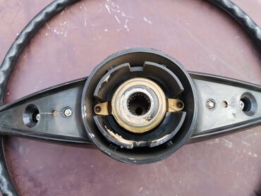 Auto delovi: Volan Lada 2121 Niva. Polovno, očuvano kao novo. Skinuto sa — 14