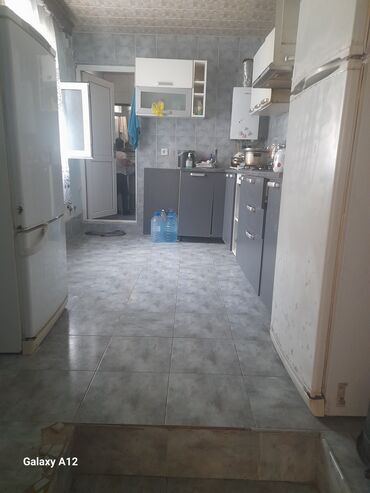 2 комнатные квартиры в говсанах: Xirdalan seheri kiraye ev verilir iki mertebe evin birinci mertebesi