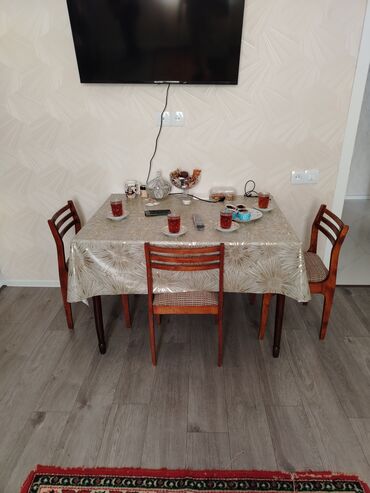 Табуретки: Для гостиной, Б/у, Раскладной, Прямоугольный стол, 2 стула