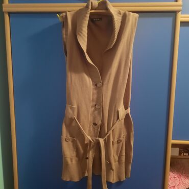 Ostala ženska odeća: Vel S i M
komad 300 din ili sve za 3500 din — 9