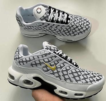 tn 3 gray: 3400 dinara 
Nike air max plus 
Tn patike
mn — 1