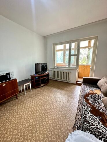 цены на ремонт квартир в бишкеке: 3 комнаты, 62 м², 105 серия, 2 этаж, Косметический ремонт