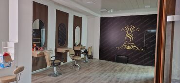 Ofislər: İcarəyə verilir----Masazırda yol kənarında 3 mərtəbəli +açıq mansarlı — 14