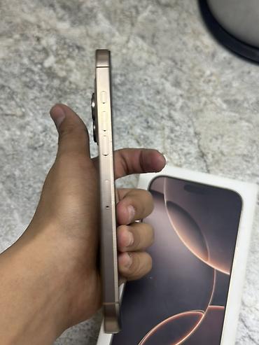 macbook pro retina 13: IPhone 16 Pro Max, Б/у, 256 ГБ, Desert Titanium, Коробка, 96 % — 6