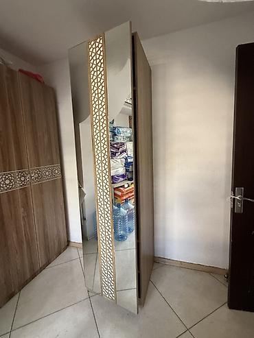 dolap satisi: Güzgülü tək qapılı şkaf satılır. Çox az işlədilib, əla vəziyyətdədir — 3