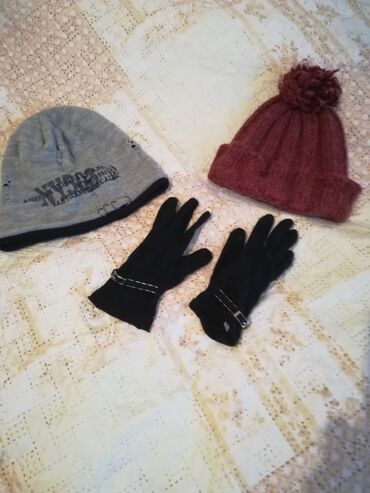 женские перчатки: Купи у меня!!! Все по 50 сом и перчатки в подарок!!! Зимние шапочки!!