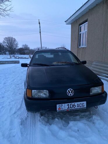 свитер с: Volkswagen Passat: 1992 г., 1.8 л, Механика, Бензин, Универсал