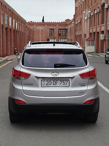 Hyundai: Hyundai ix35: 2.4 l | 2011 il Krossover — 4