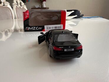 toxunma oyuncaq: BMW, dəmir korpus