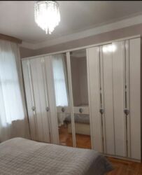 seyif qapı: Распашной, 6 дверей Прямой шкаф, Гардеробный шкаф at lalafo.az seyif qapı: Распашной, 6 дверей Прямой шкаф, Гардеробный шкаф