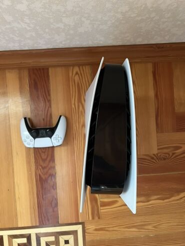 ps5 vr2: Playstation 5 + orjinal pult 
Ev saritinde istifade olunub