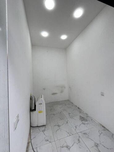 Земельные участки: Əhmədli metrosunun düz çıxışında, ümumi sahəsi 7 kv/m olan obyekt