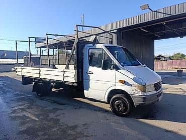 sprinter 413: Грузовой бортовой автомобиль Mercedes-Benz Sprinter (первого — 1