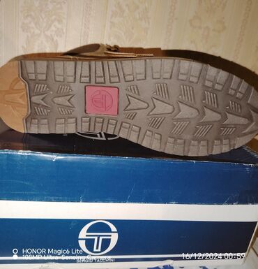 Gležnjače: Gležnjače, Sergio Tacchini, 41.5 — 14