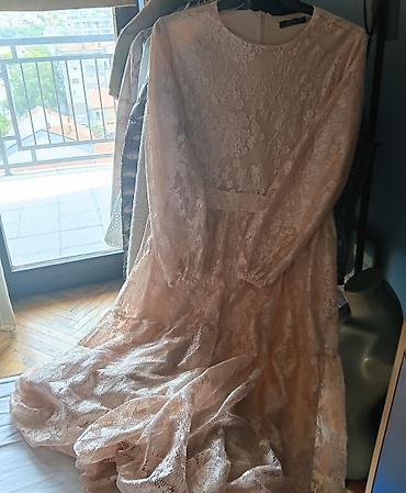 Haljine: REFKA čipkana haljina - Boja: puder roze - Model: midi dužina — 10