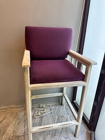 taxt 2ci əl: Taxta hündür oturacaq (bar/kafe stulu) satılır. Möhkəm və keyfiyyətli — 1