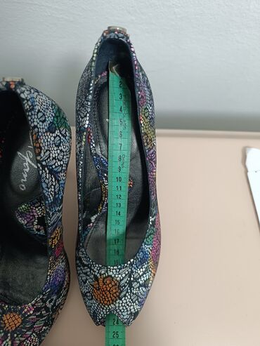 Salonke: Salonke, Stefano, 37 — 11