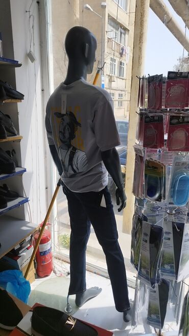 sederek ovcular magazasi: Maniken satılır kisi