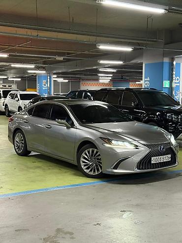 Lexus: Lexus ES: 2019 г., 2.5 л, Вариатор, Гибрид, Седан — 1