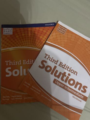 Kitablar, jurnallar, CD, DVD: Third ediyion solutions upper-intermediate