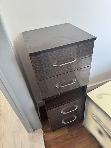 silver kitchen: Спальный гарнитур в современном темно‑коричневом исполнении. Состав — 3