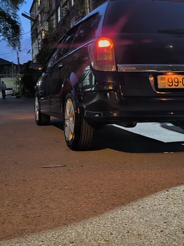 Opel: Opel Astra: 1.3 l | 2007 il 346547 km Universal — 12