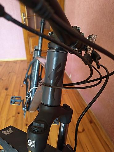 bravoda velosiped: Specialized Rockhopper dağ velosipedi - Çərçivə: Specialized — 2