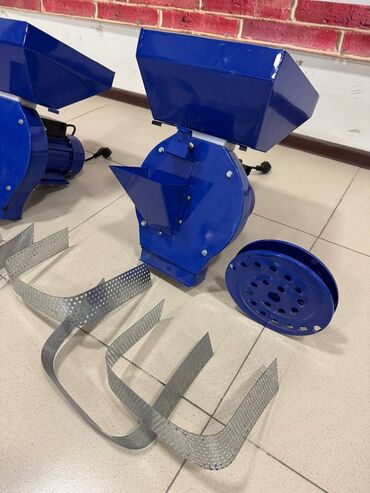 Кормодробилки: Компания "ТехноМаш" предлагает две модели дробилок, предназначенные — 8