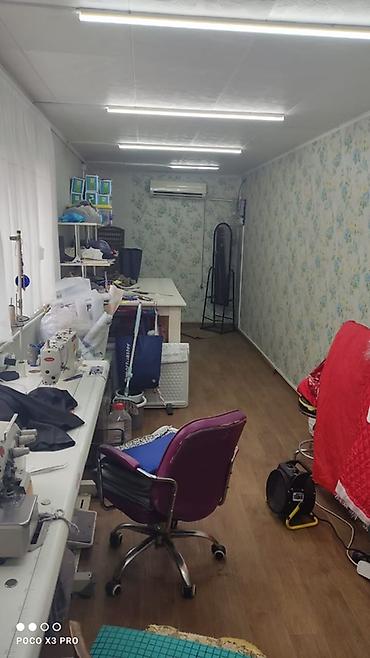 бутка реф: Продается контейнер без места,40 т переделанный,22 кв. С мебелью и — 4
