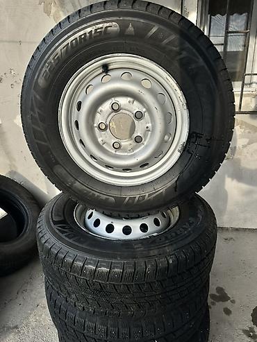 Шиналар жана дисктер: Дөңгөлөктөр монтажда 225 / 70 / R 15, Кыш, Колдонулган, Комплект, Жүк ташуучу унаалар/Автобустар — 1