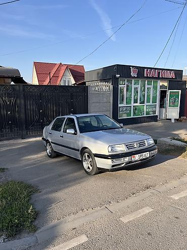 transporter multivan: Volkswagen Vento: 1993 г., 1.8 л, Механика, Бензин, Седан — 2