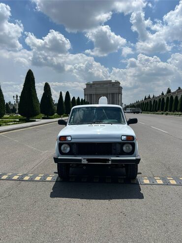 niva maşınlar: VAZ (LADA) 4x4 Niva: 1.7 l | 2010 il 220000 km Universal