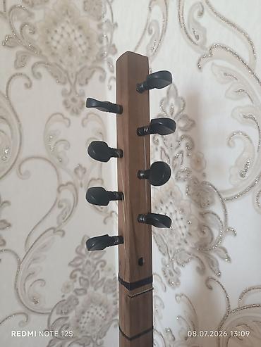 azerbaycan gitara mahnilari: Saz – klassik Azərbaycan xalq çalğı aləti - Korpus: təbii ağacdan — 3