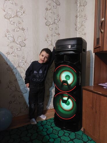 ультратонкий силиконовый для телефона флай: Б/у Колонка, Тип - Bluetooth, цвет - Черный