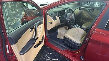 Hyundai: Hyundai Elantra: 1.8 l | 2011 il Sedan — 7