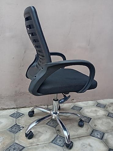 Ofis və oyun kresloları: İşlənmiş, Təkərli, Qolları tənzimlənir, Parça — 13