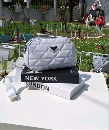 letnje torbe: Elegant purse, Prada
