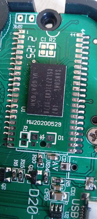 xbox 360 kontroller: Oyun konsulu ekran zədəlidi zapçast kimi satılır — 8