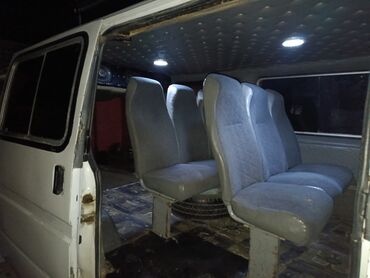 LDV: Məhsul: Ağ rəngli miniven/mikroavtobus (sürgülü yan qapılı) Təsvir: - — 2