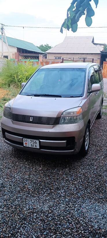 Toyota: Toyota Voxy: 2001 г., 2 л, Бензин, Минивэн