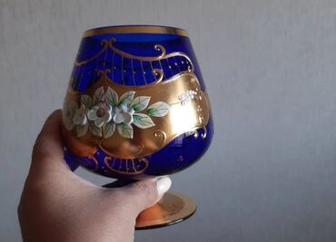 Digər dəstlər və servizlər: Mavi kobalt şüşədən hazırlanmış dekorativ bəzək dəsti. Dəst tərkibi — 8