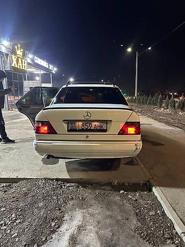 Mercedes-Benz: Mercedes-Benz W124: 1993 г., 2.2 л, Механика, Бензин, Седан — 4