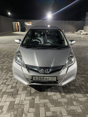 авто под выкуп в рассрочку: Honda Fit: 2011 г., 1.3 л, Вариатор, Бензин, Хетчбек