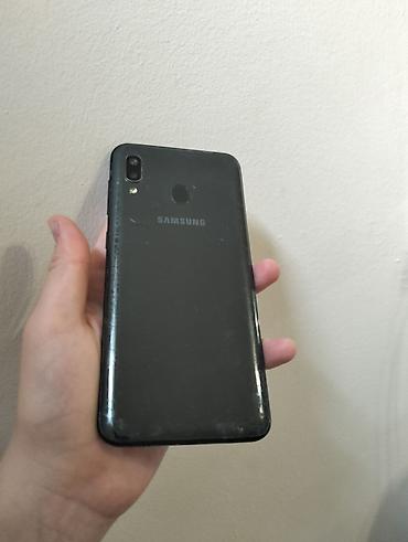 en ucuz playstation: Samsung Galaxy A04e, 64 GB, rəng - Qara, Sensor — 2