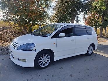 Toyota Ipsum: 2003 г., 2.4 л, Автомат, Газ, Минивэн