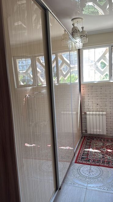 горка мебель для зала: Кийим салуучу шкаф, Түз